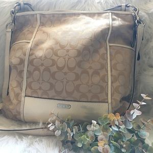 ❌SOLD.❌ Authentic rare Coach crossbody. 🌿